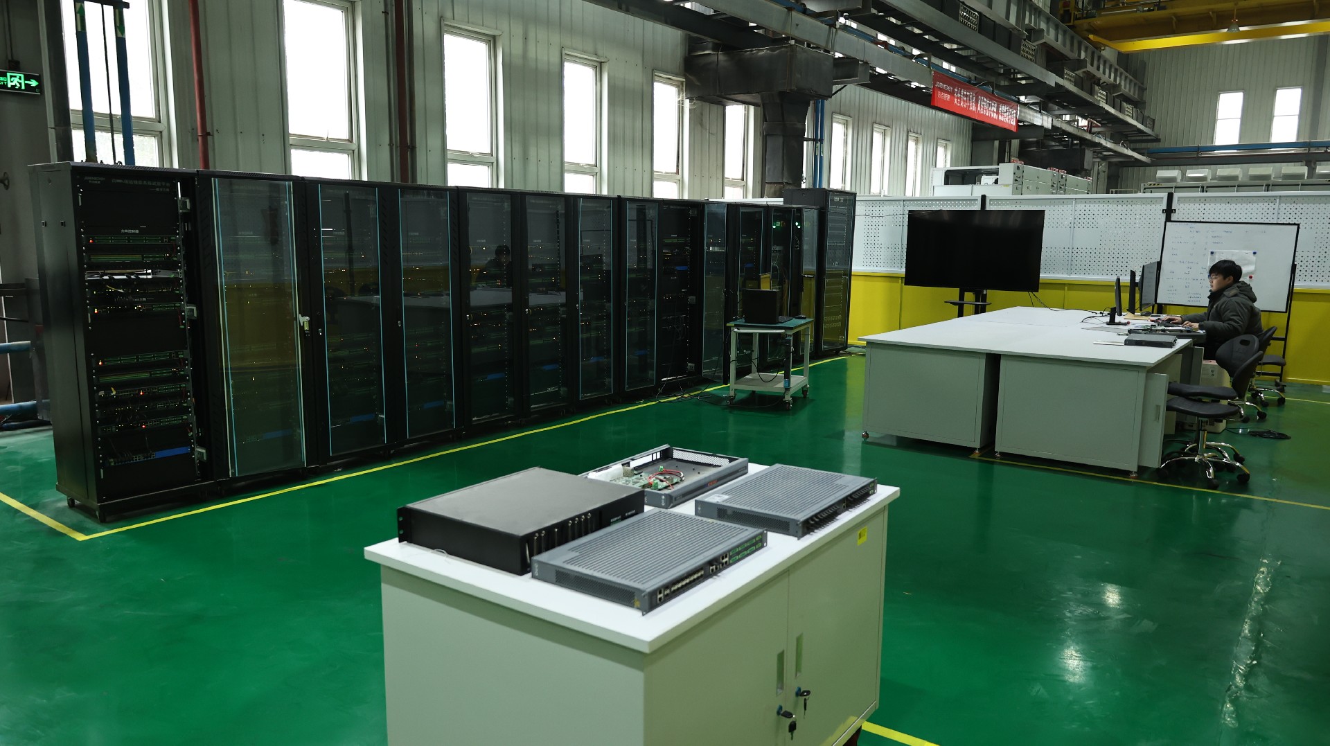 鑫良佳邦研发实验室